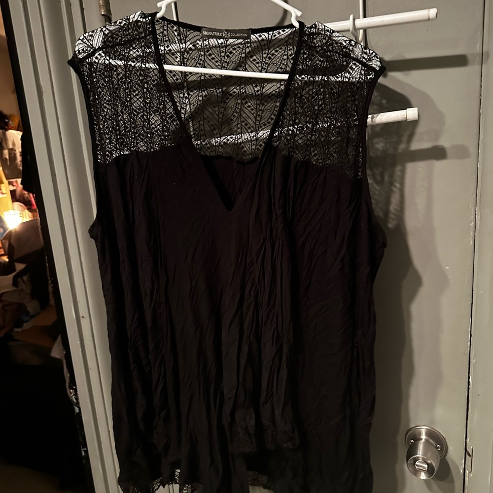 Signature Collection Black lace top🦋 sz 3x